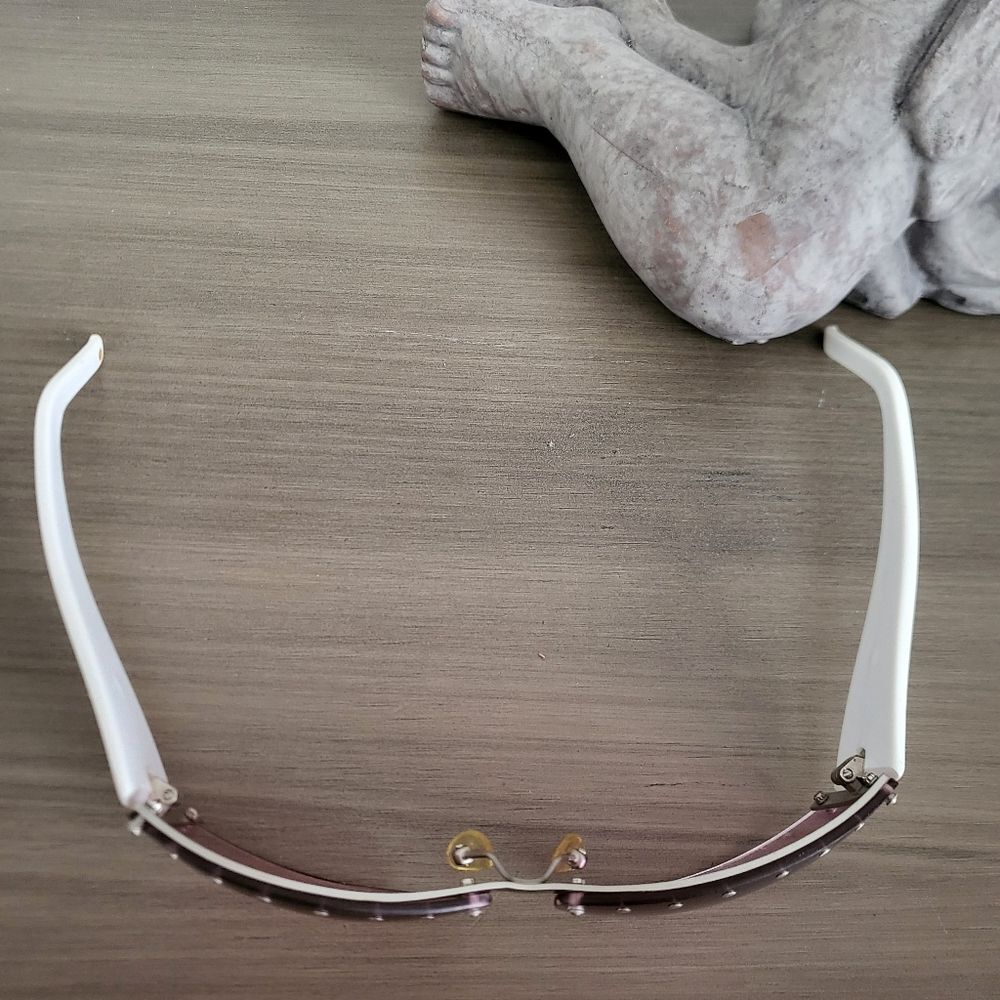Vintage Guess Studded Pink Lens White Arms Y2K Bratz 00s Sunglasses Wide Wrap - Picture 4 of 13